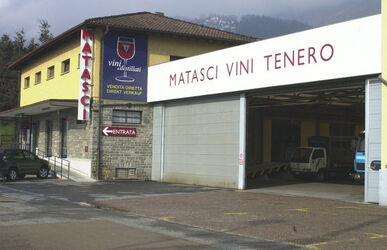 Tenero esterni Matasci Vini Tenero