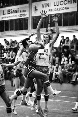 Pallacanestro Nacaroglu gloria del passato
