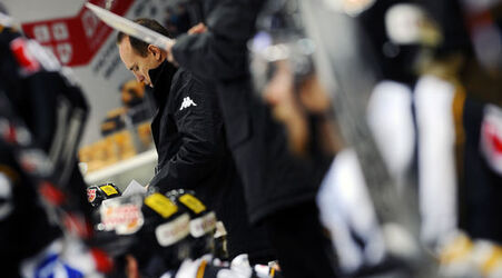 Hockey Larry Huras