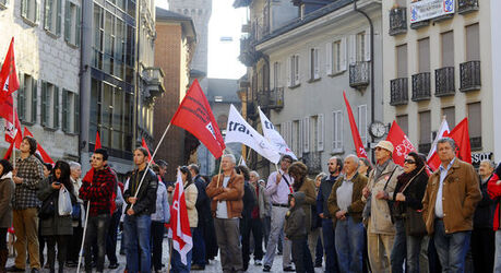Bellinzona manifestazione cantonale contro il dumping salariale e sociale