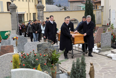 Porlezza IT funerali di Flora Urech