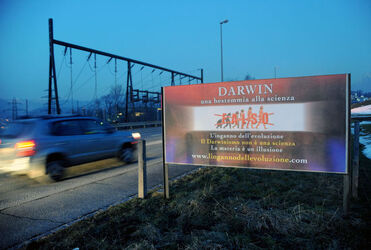 Ticino cartelloni pubblicitari contro Darwin