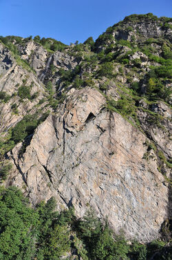 Val Lavizzara veduta parete d arrampicata