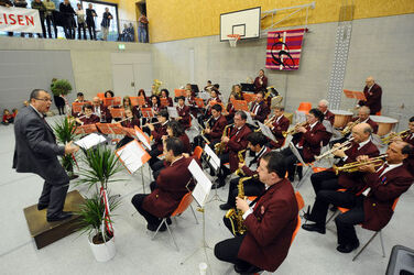 Gorduno nuova palestra e 90&deg; Filarmonica di Gorduno