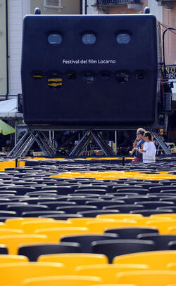 64&deg; Festival del Film allestimento Piazza Grande