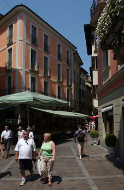 Lugano veduta di via Nassa