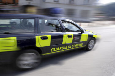 Ponte Tresa nuova uniforme Guardie di Confine