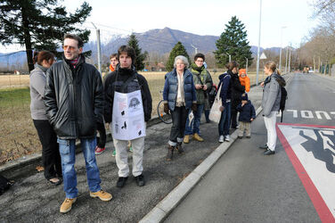 Locarno taglio platani e presidio popolazione Locarno taglio platani e presidio popolazione
