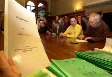 Bellinzona firma convenzione AET Bellinzona firma convenzione AET