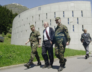 Airolo Luigi Pedrazzini in visita al reggimento 96