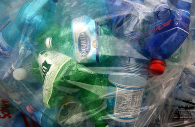 Rifiuti bottiglie PET