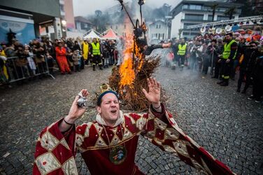 Brissago Carnevale Re Pitoc rogo del pagliaccio
