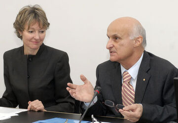 Bellinzona conferenza stampa sui premi di assicuazione malattia 2010