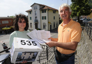 Breggia consegna petizione chiusura uffici postali