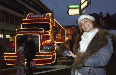 Mendrisio camion Coca Cola in piazza