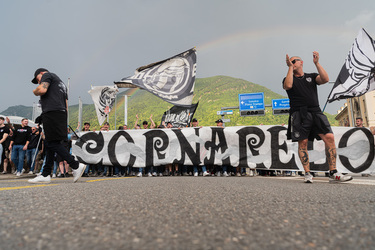 FC Lugano, comunicato Curva Nord: «A scendere in campo sono solo gli  interessi economici, la nostra stagione termina qui»Il sito  ticinese di calcio svizzero e regionaleFC Lugano, comunicato Curva Nord: «A  scendere