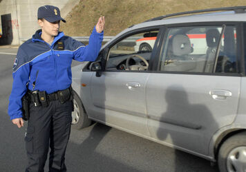 Bellinzona nuove divise Polizia Cantonale