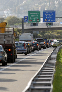 Tenero traffico congestionato