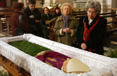 Bellinzona esposizione salma vescovo Torti