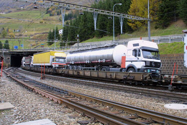 Ticino trasporto camion su ferrovia HUPAC Ticino trasporto camion su ferrovia HUPAC