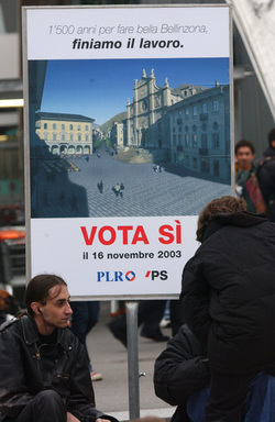 Bellinzona Votazione porfido Piazza Collegiata
