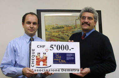 Taverne consegna assegno a Demetra