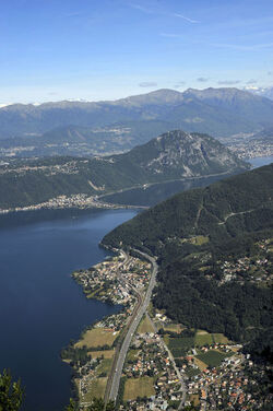 Alto Mendrisiotto veduta panoramica con lago Ceresio