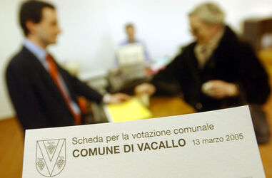 Vacallo votazioni sulla piazza S.Simone