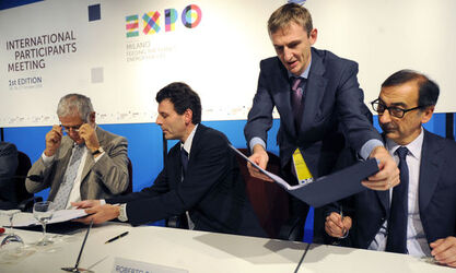 Como IT Expo Milano 2015. primo incontro internazionale dei paesi partecipanti e cerimonia di firma primi contratti di partecipazione