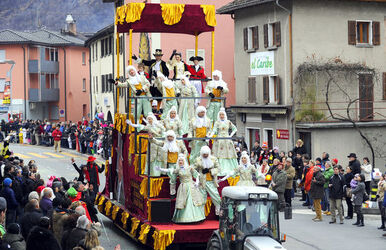 Roveredo GR corteo mascherato carnevale Lingera