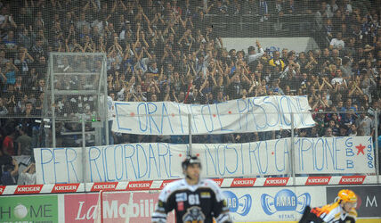 Hockey derby commemorazione Peter Jaks