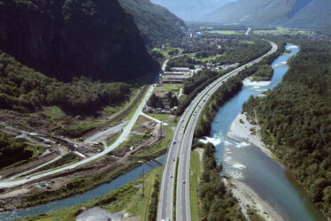 Riviera veduta aerea panoramica congiunzione fiume Ticino e Ri della Froda