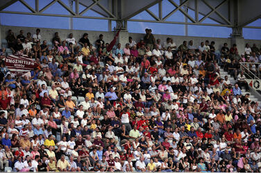 Calcio pubblico in tribuna